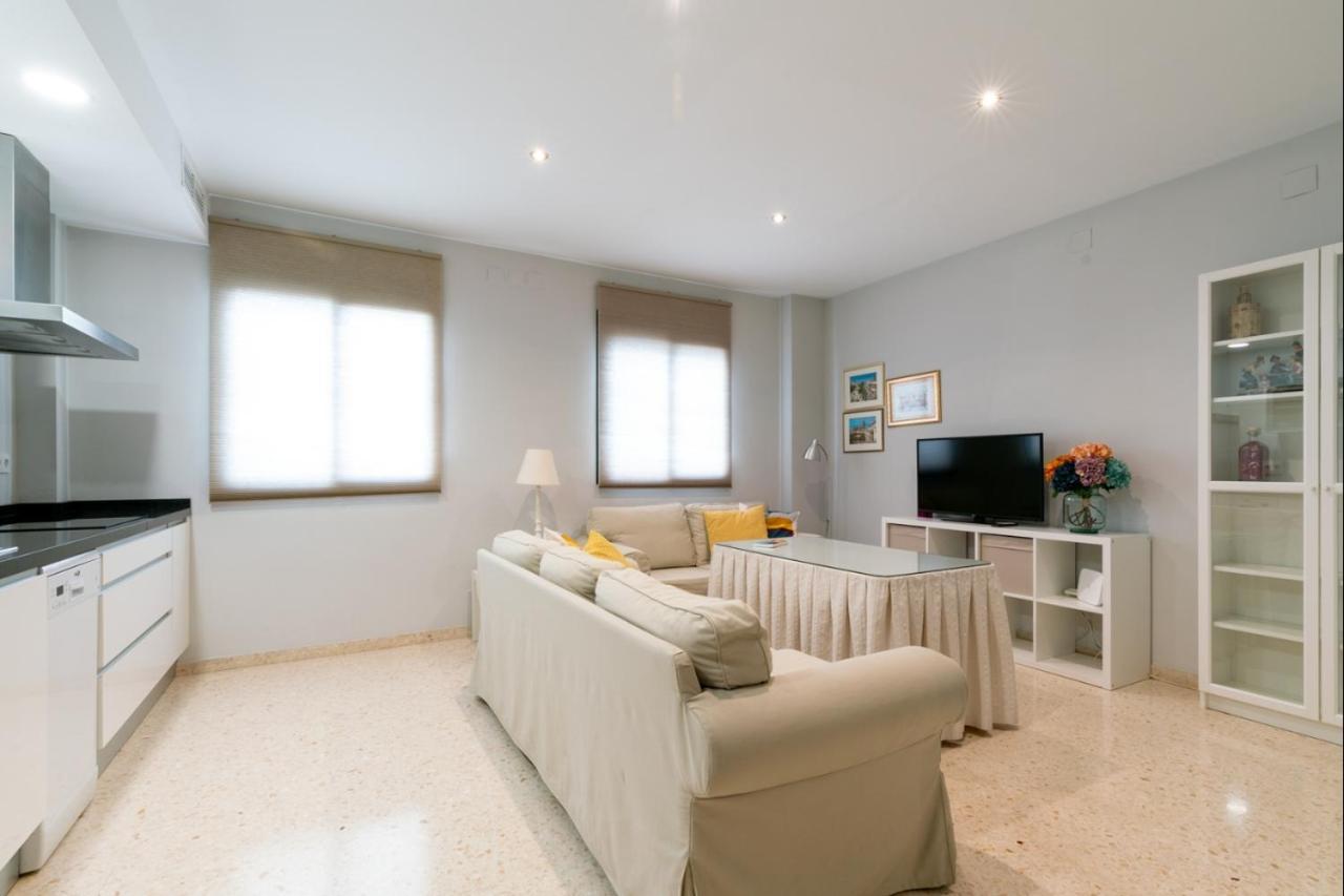 Appartamento Behouse Reyes Catolicos Siviglia Esterno foto