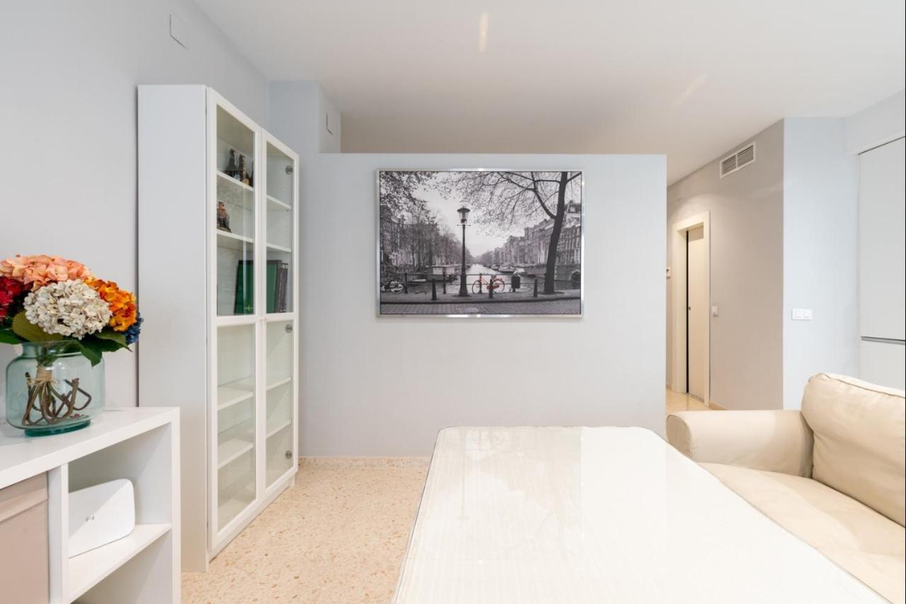 Appartamento Behouse Reyes Catolicos Siviglia Esterno foto